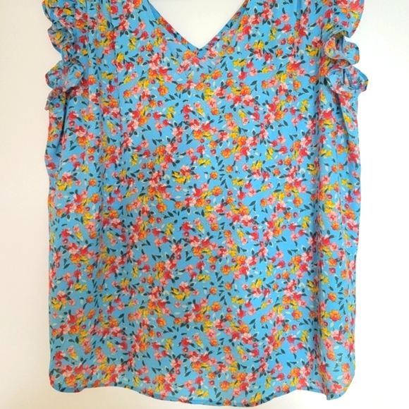 Loft V-neck short sleeve shirt - Picture 2 of 4